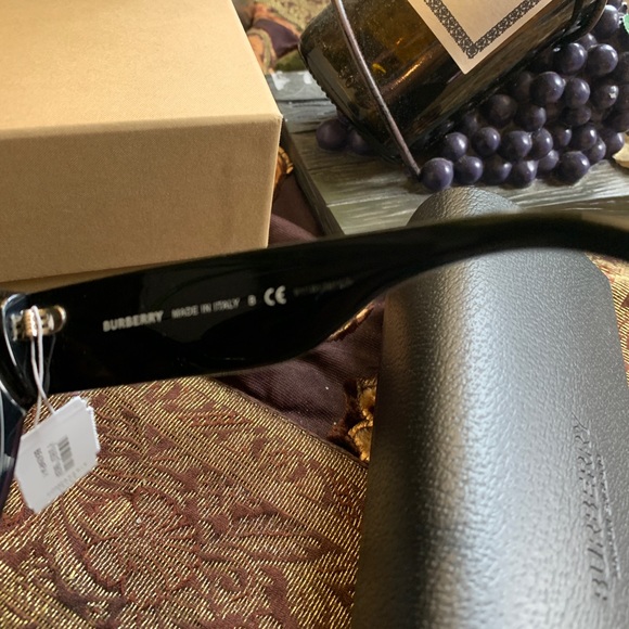 Authentic BURBERRY 54 Butterfly acetate sunglasses - Picture 10 of 15